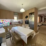 Nyaraló Julia House